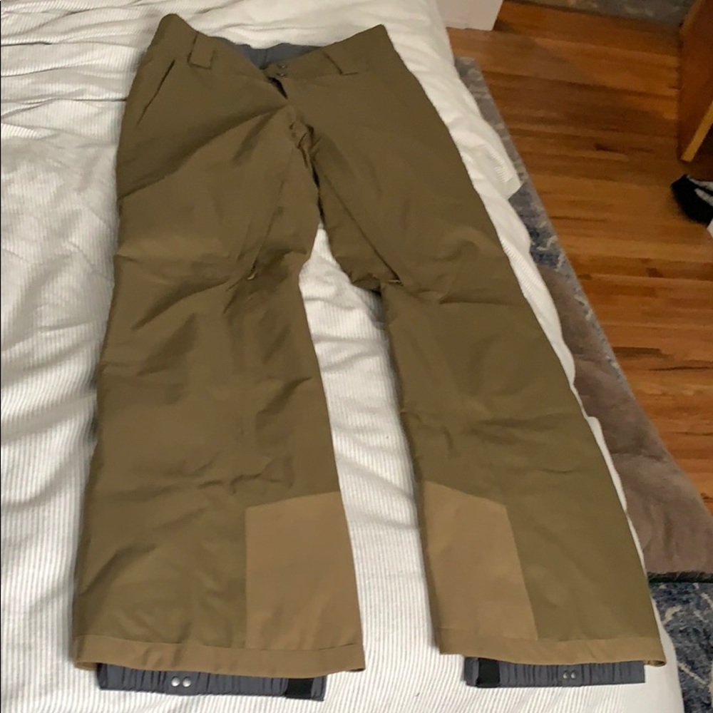 BrandNew Insulated Patagonia Snowbelle Cargo Green